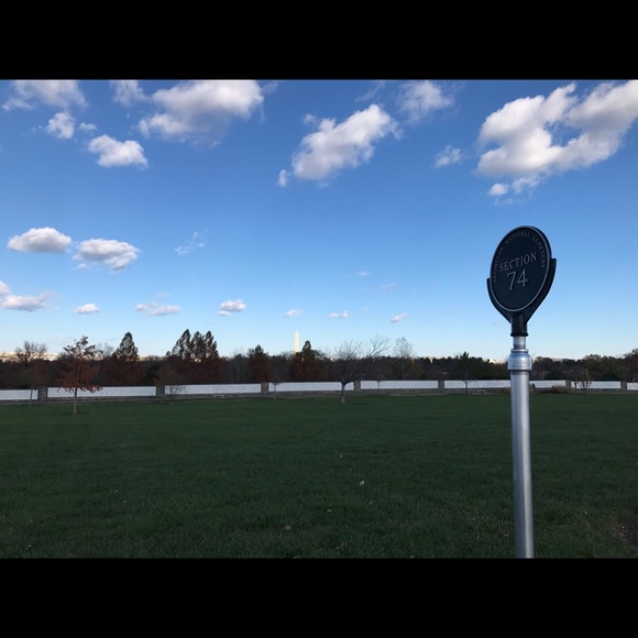 Meet your Posher, B - Picture 1 of 1